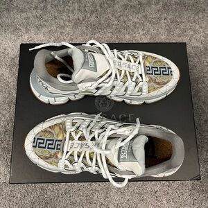 VERSACE TRIGRECA SNEAKER WHITE/GOLD